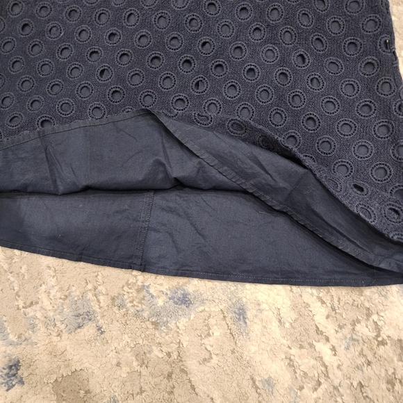 Lands' End Eyelet Navy knit a-line skirt. Women's size 8 - Picture 9 of 13
